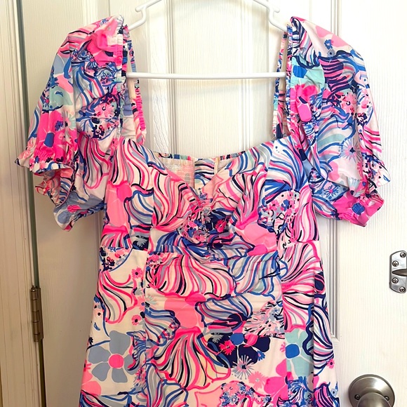 Lilly Pulitzer Dresses & Skirts - Puff sleeve Lilly Pulitzer sweetheart sheath dress